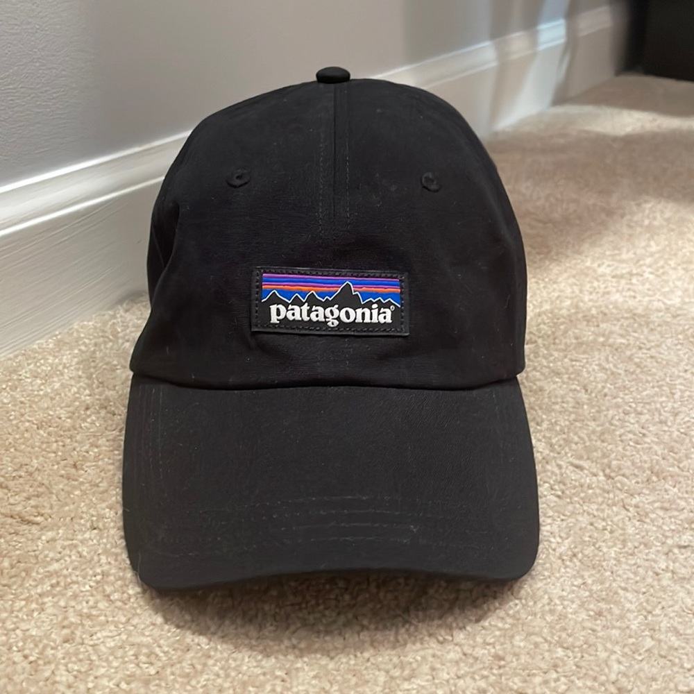 Black Patagonia adjustable hat